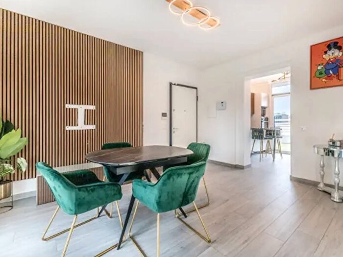 Casa con 6 locali in vendita in Via Edmondo De Amicis, Cisterna Di Latina