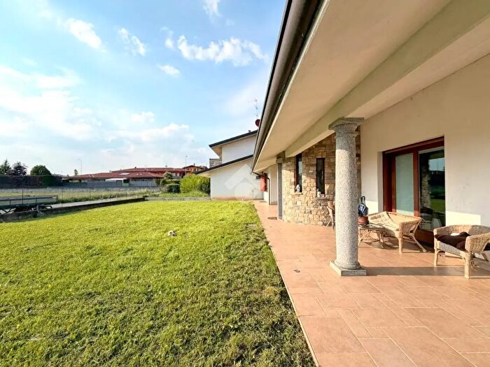 Casa quadrilocale in vendita in Bolgare