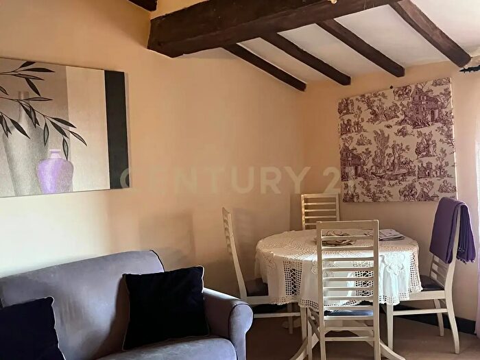 Casa trilocale in vendita in Via Firenze, Semproniano