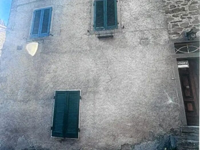 Casa con 6 locali in vendita in Chitignano