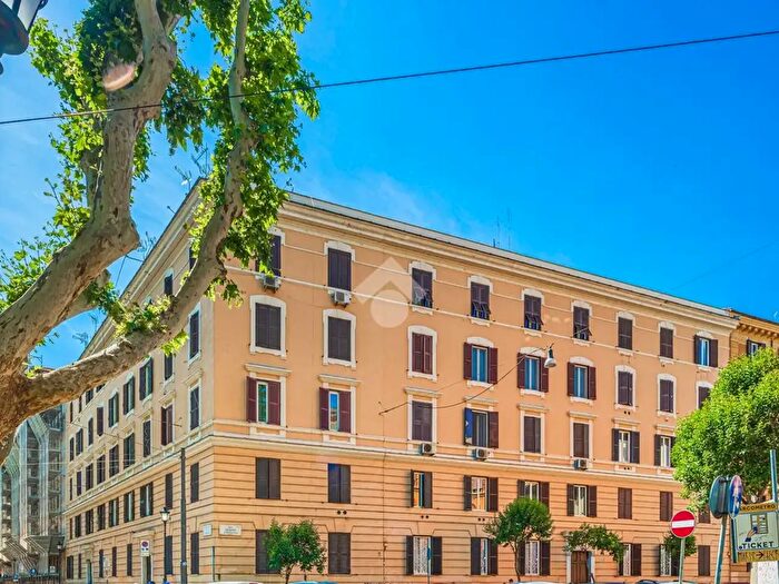 Appartamento trilocale in vendita in Via Giuseppe Avezzana, Roma