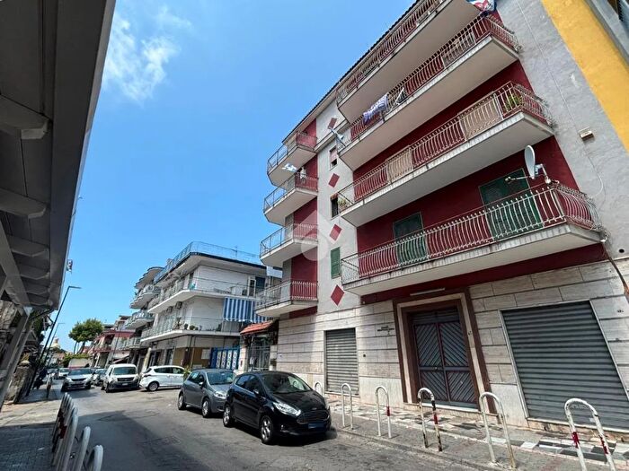 Appartamento quadrilocale in vendita in Via Villa Bisignano, Napoli