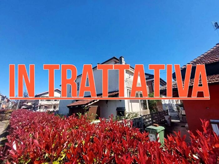 Casa con 7 locali in vendita in Via San Leonardo Beinasco, Beinasco