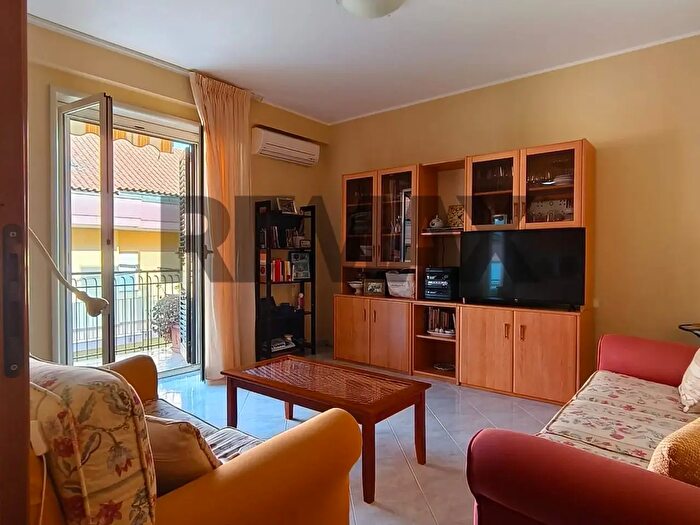 Appartamento trilocale in vendita in Via Vittorio Emanuele Orlando, Fiumefreddo Di Sicilia