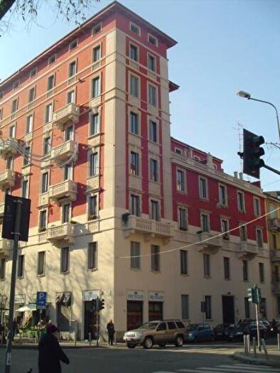 Appartamento quadrilocale in affitto in Via Spartaco, Montenero, Milano