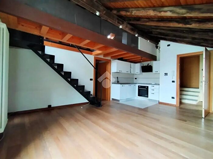 Appartamento trilocale in affitto in Via Sant' Anselmo, Aosta