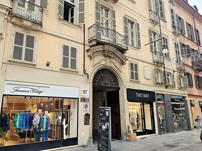 Appartamento bilocale in affitto in Via Giuseppe Lugi Lagrange, Torino