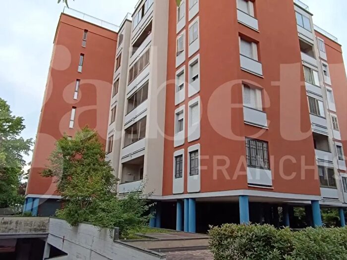 Appartamento con 5 locali in vendita in Via Costanzo Varolio, Bologna