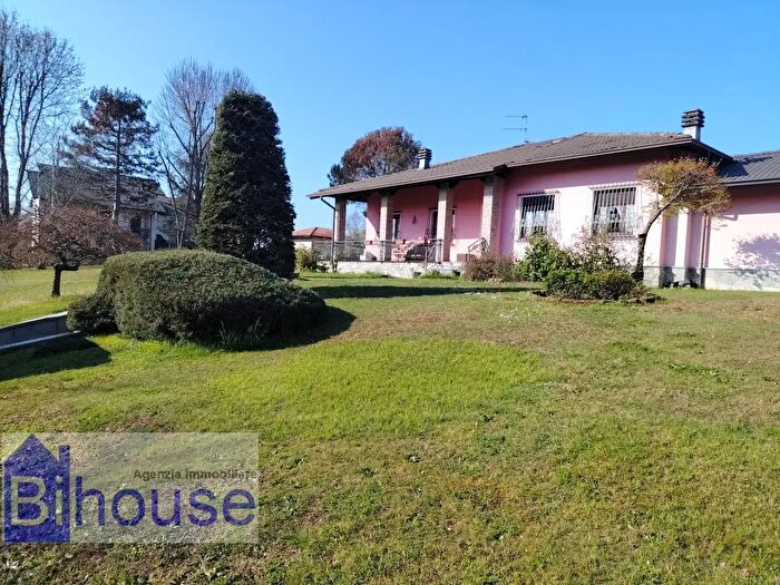 Case in Vendita e in Affitto - 2