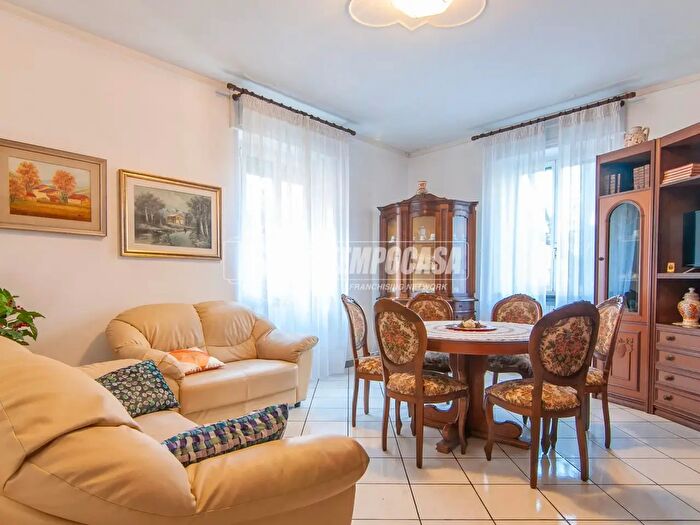 Appartamento quadrilocale in vendita in Via Montorio, Verona