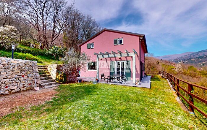 Casa con 6 locali in vendita in Località Cà Rossa, Calice Ligure