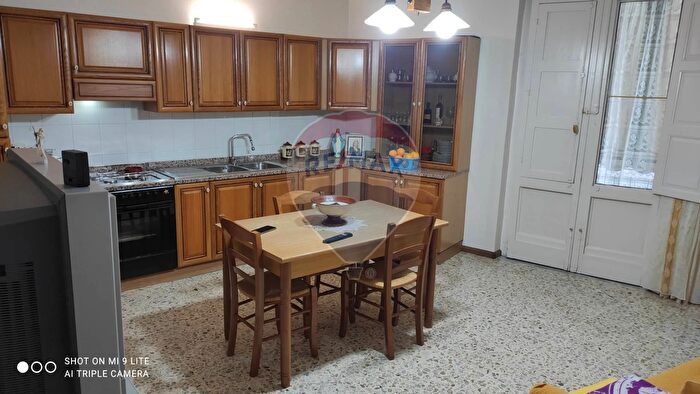 Appartamento quadrilocale in vendita in Via Latina, Paterno