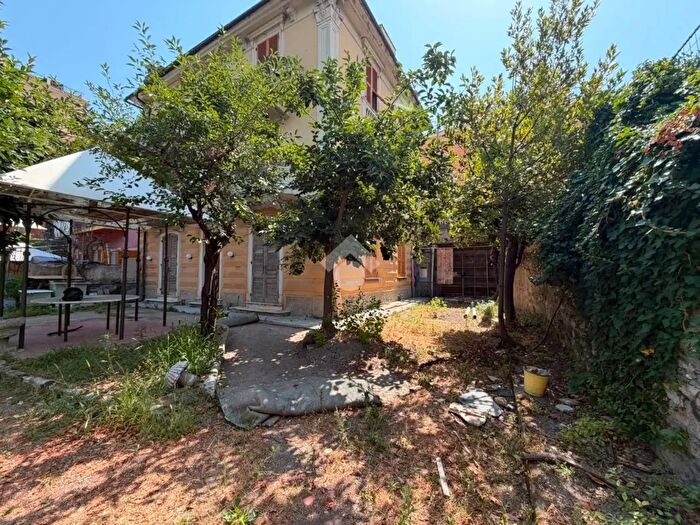 Appartamento con 5 locali in vendita in Viale Giuseppe Calasanzio, Genova