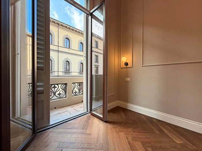 Appartamento trilocale in vendita in Via Leone X, Firenze