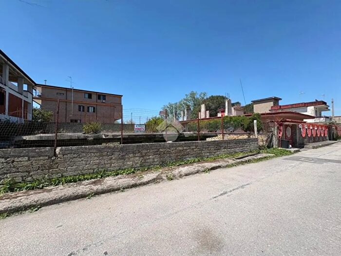 Casa quadrilocale in vendita in Via Francesco Barbato, Arzano