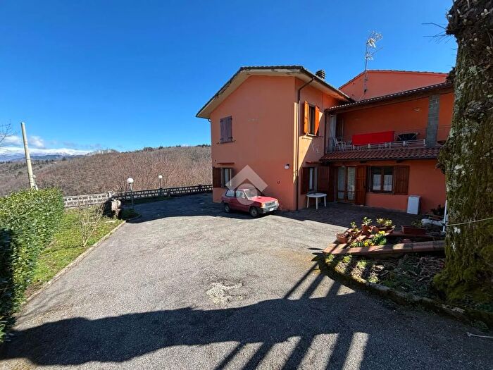 Casa quadrilocale in vendita in Via Mammianese, Marliana