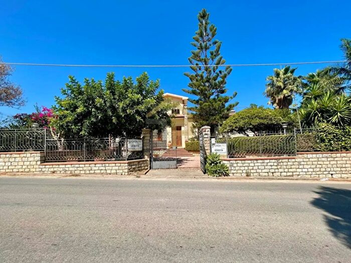 Casa con 6 locali in vendita in Contrada Guidaloca, Castellammare Del Golfo