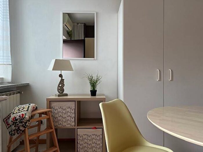 Appartamento monolocale in affitto in Via Paolo Frisi, Porta Venezia, Milano