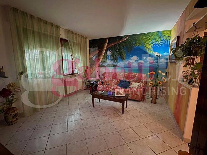 Appartamento con 5 locali in vendita in Via Romita, Collesalvetti