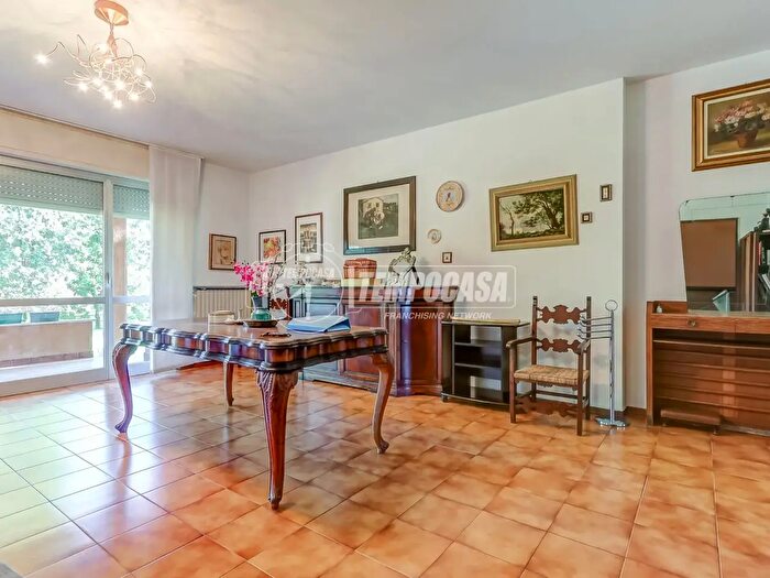 Appartamento quadrilocale in vendita in Via Quintino Sella, Castano Primo
