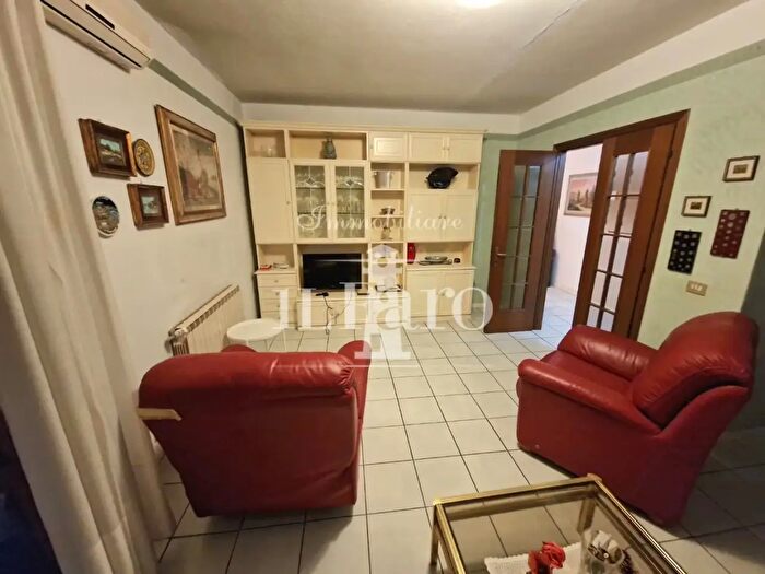 Appartamento con 5 locali in vendita in Azio, Firenze