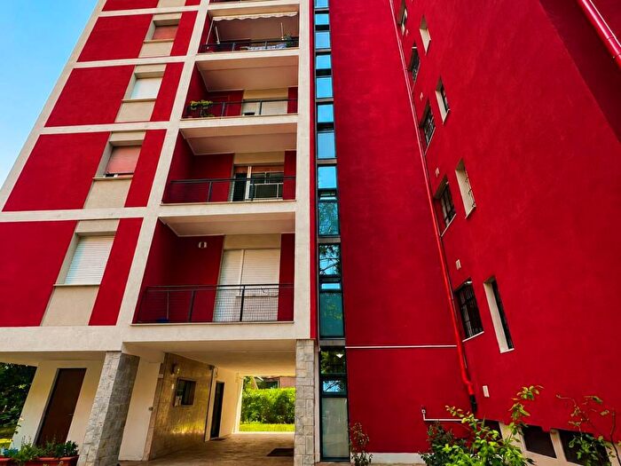 Appartamento trilocale in affitto in Via Edoardo Chinotto, Piazzale Siena, Milano