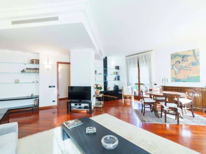 Appartamento trilocale in affitto in Viale San Gimignano, Bande Nere, Milano