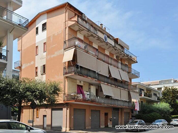 Appartamento con 6 locali in vendita in Scalea