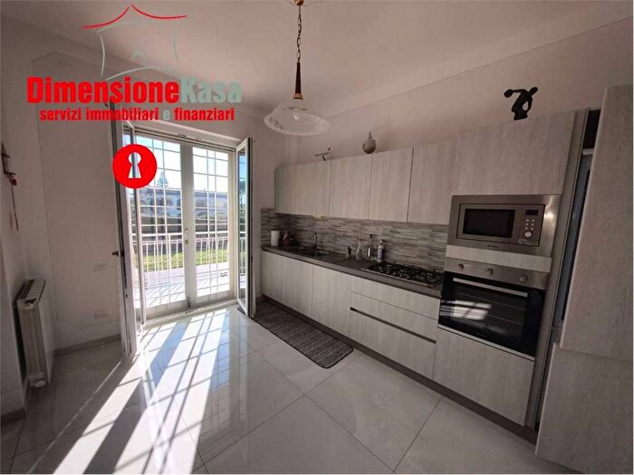 Appartamento trilocale in affitto in Via dei Sanniti, Centro, San Felice a Cancello