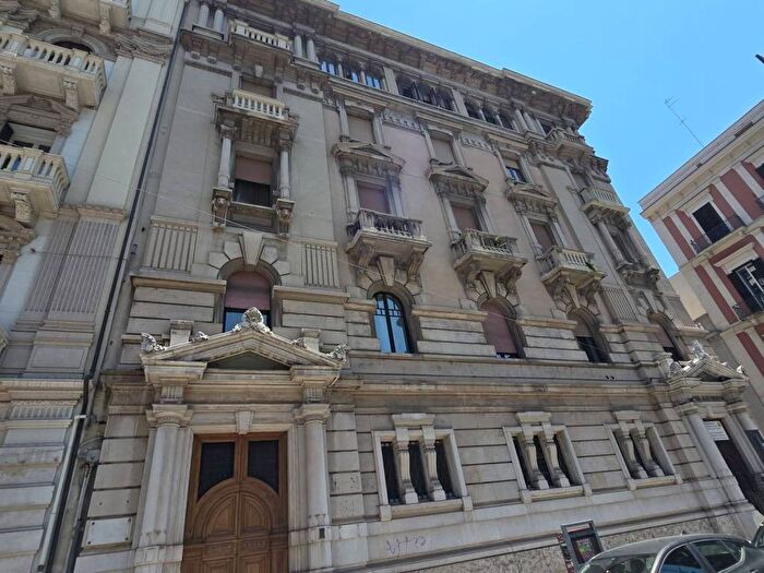 Appartamento trilocale in affitto in Corso Camillo Benso di Cavour, Murat, Bari