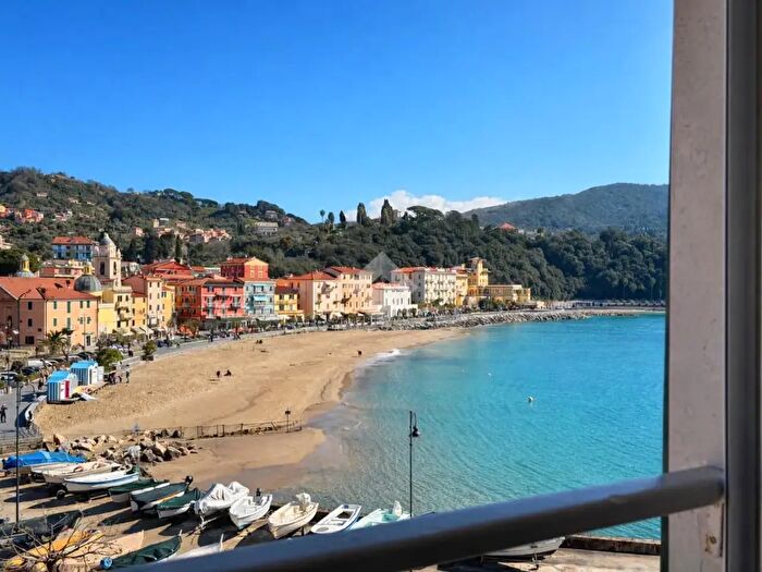 Appartamento trilocale in vendita in Salita al Castello, Lerici