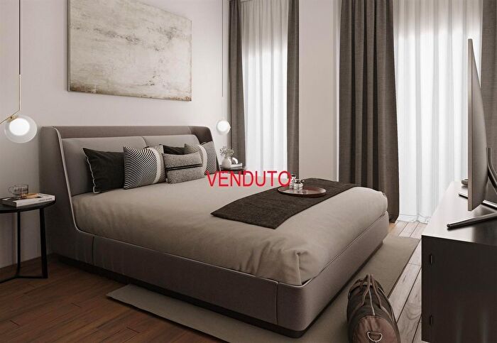 Appartamento quadrilocale in vendita in Via Pisanello, Milano