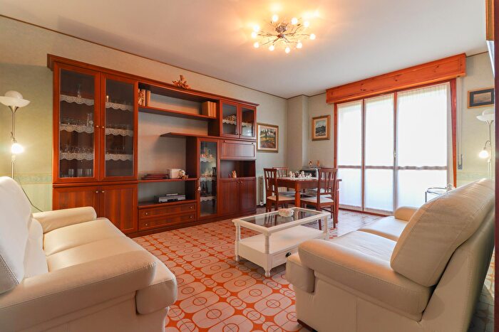 Appartamento quadrilocale in vendita in Via Misa, Bologna