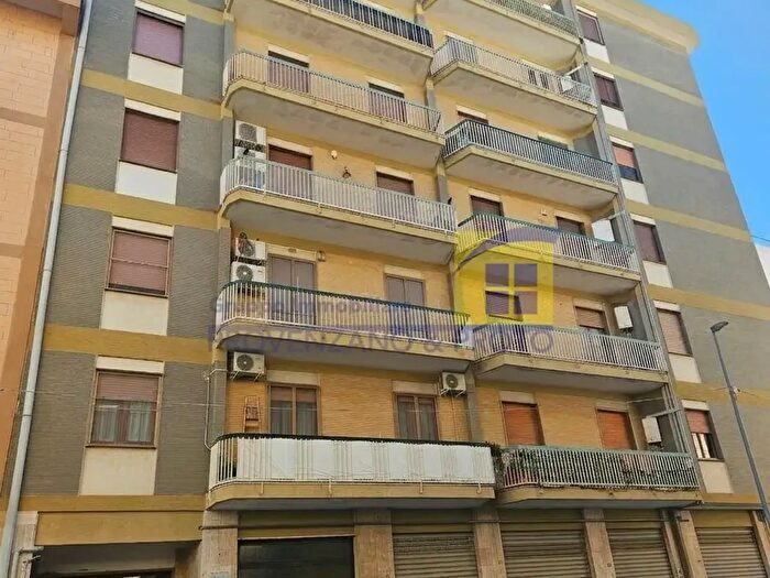 Appartamento trilocale in vendita in Via Imperatore Costantino, Brindisi