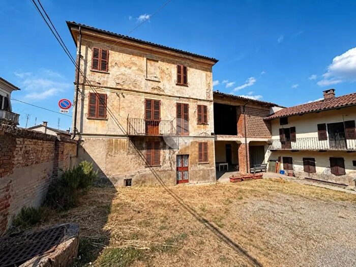 Casa con 9 locali in vendita in Via Guglielmo Marconi, Scurzolengo