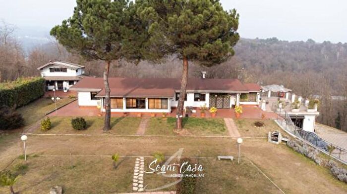 Casa con 6 locali in vendita in Via Guglielmo Marconi, Invorio