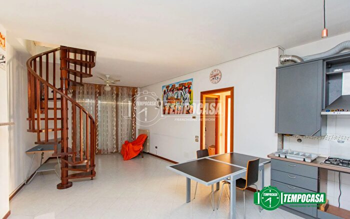 Appartamento bilocale in vendita in Via Montello, Castellanza