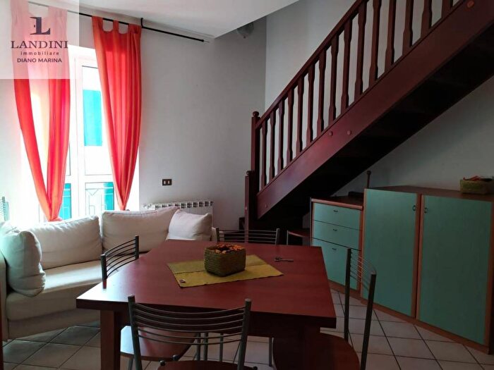 Appartamento trilocale in affitto in Via Cristoforo Colombo, Centro, Diano Marina