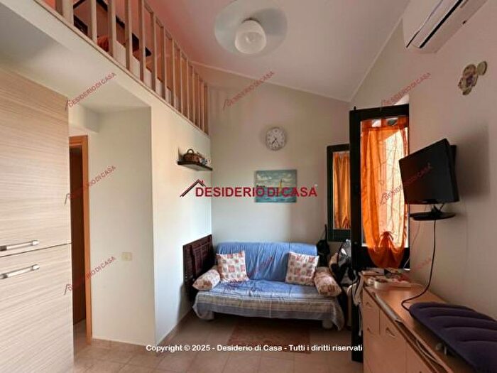 Casa bilocale in vendita in Viale delle Tribune, Campofelice Di Roccella