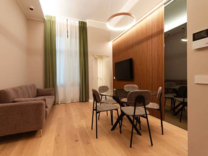 Appartamento trilocale in affitto in Via Nino Bixio, Piave Tricolore, Milano