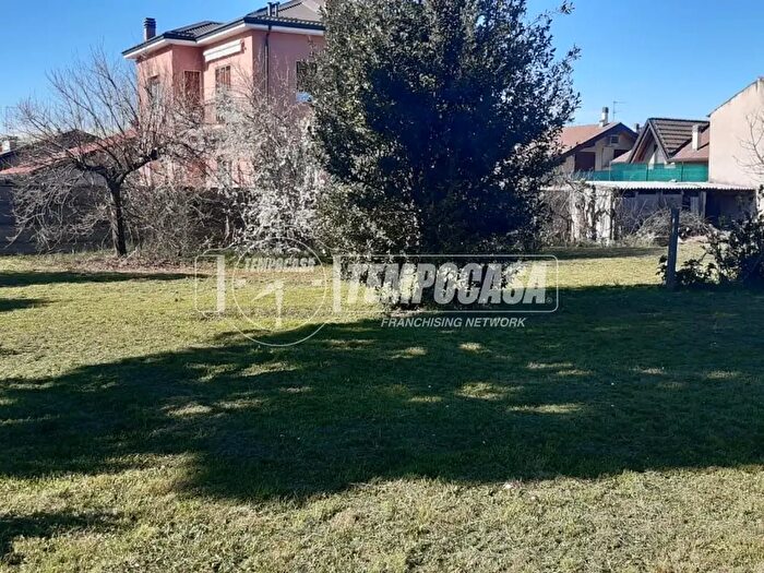 Appartamento trilocale in vendita in Via Giuseppe Mazzini, Cislago