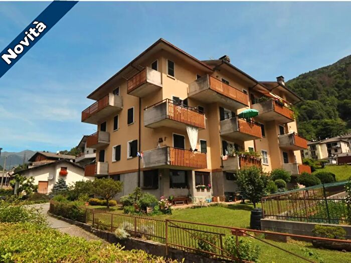 Appartamento quadrilocale in vendita in Via Mamma Calvi, Piazza Brembana