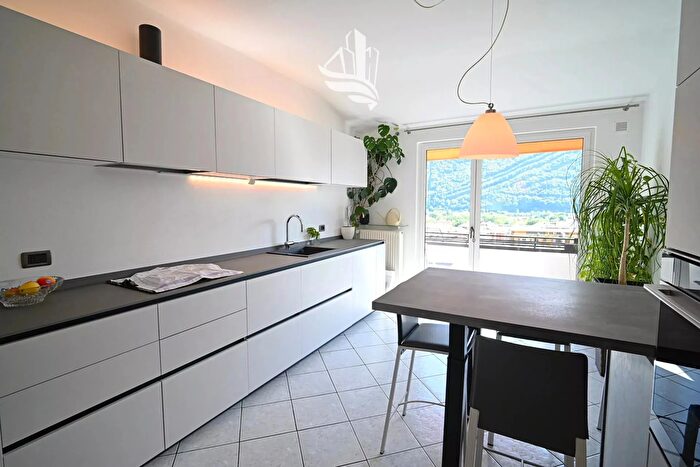 Appartamento trilocale in vendita in Via Santa Maddalena di Sotto, Bolzano