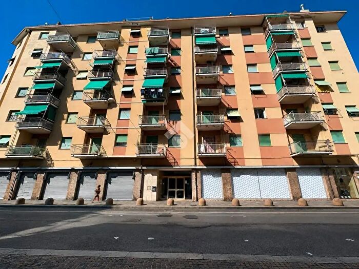 Appartamento con 5 locali in vendita in Via Filippo Bettini, Genova