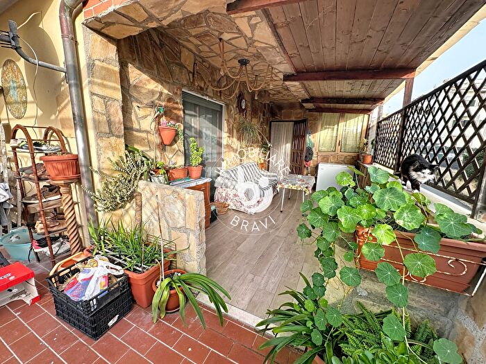 Appartamento trilocale in vendita in Via delle Orchidee, Santa Marinella