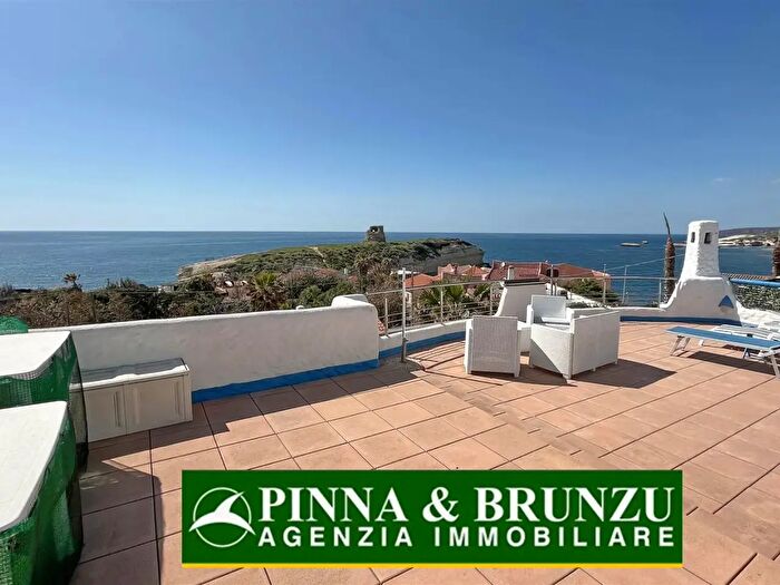 Casa con 8 locali in vendita in Cuglieri