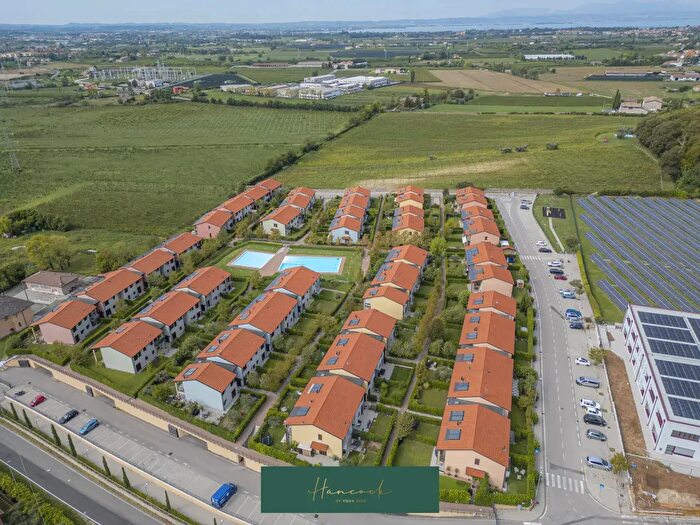 Appartamento quadrilocale in vendita in Via Don Lorenzo Milani, Castelnuovo Del Garda