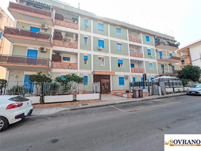 Appartamento trilocale in affitto in Via Kennedy, Capaci