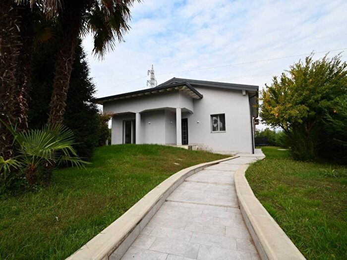Casa trilocale in affitto in Lallio