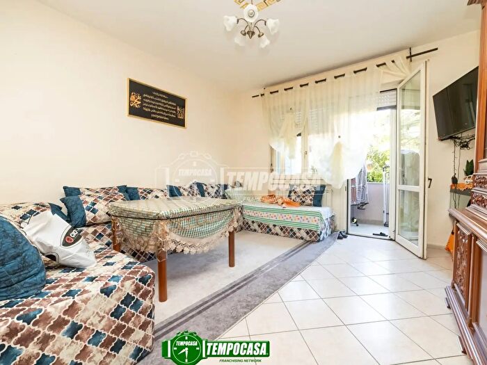Appartamento trilocale in vendita in Via Fratelli Kennedy, Burago Di Molgora